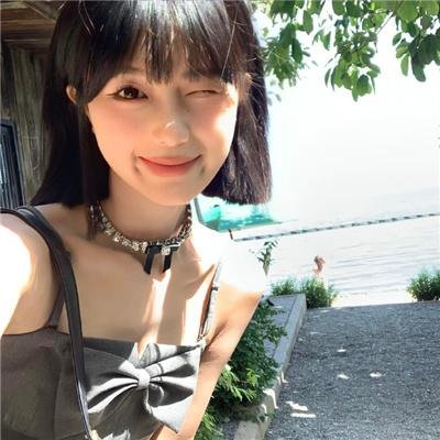 校草是女生